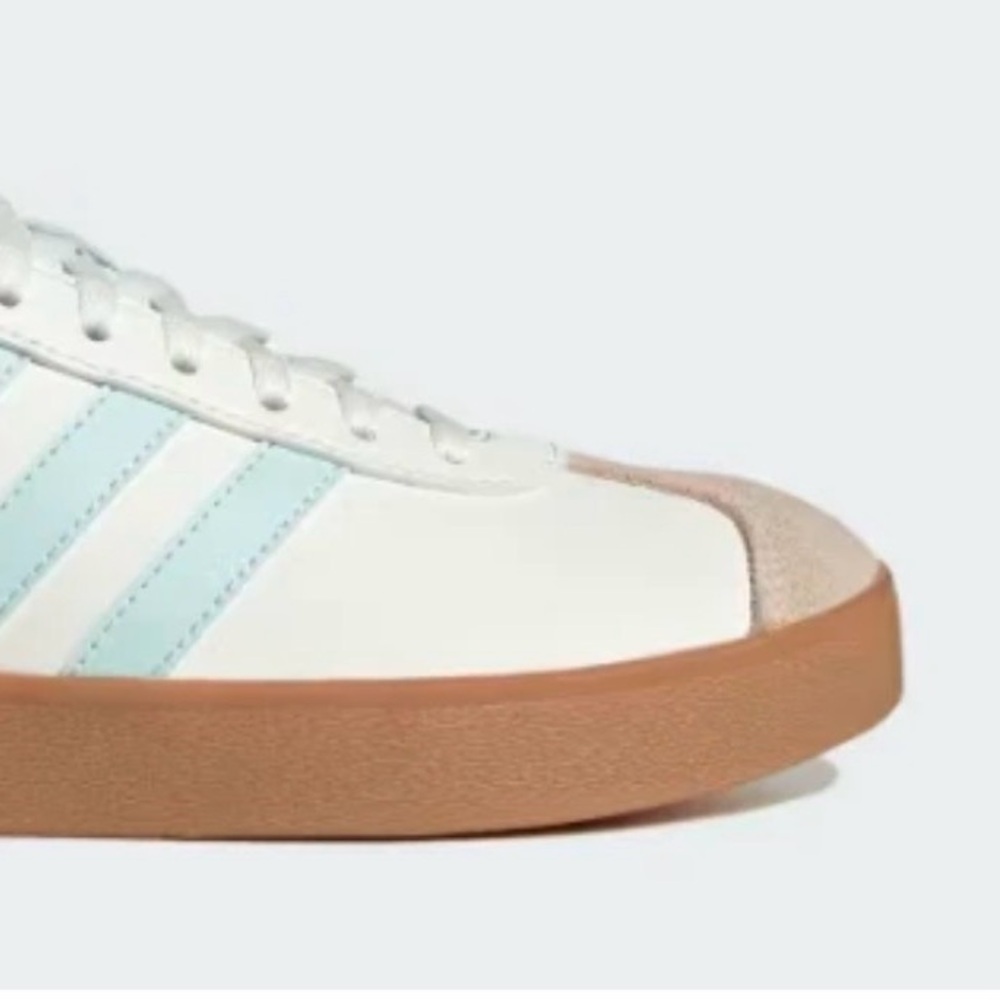 Adidas Women's White and Light Blue Sneakers NWT - Picture 2 of 4